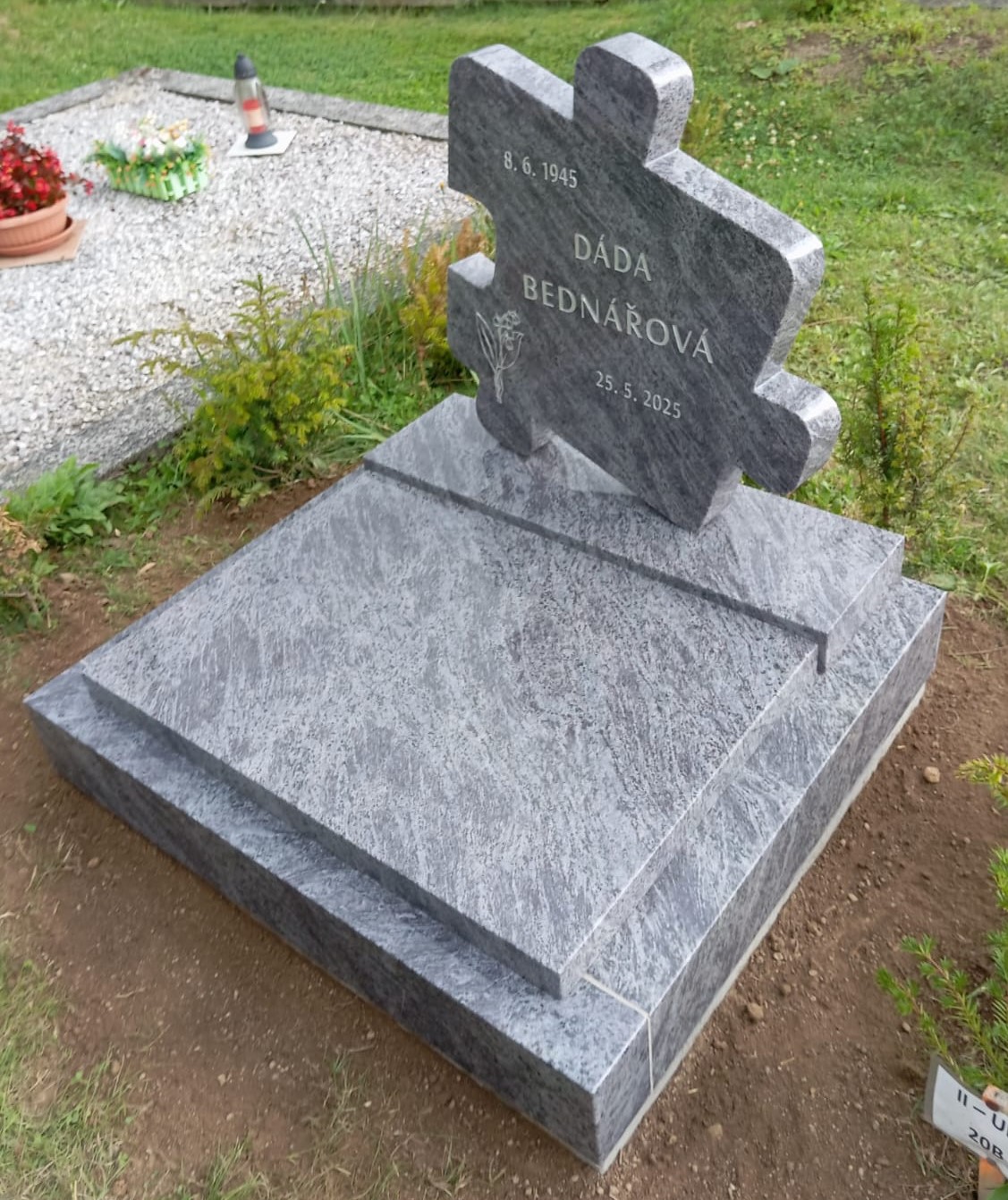 Urnový hrob na Vysočině, materiál orion